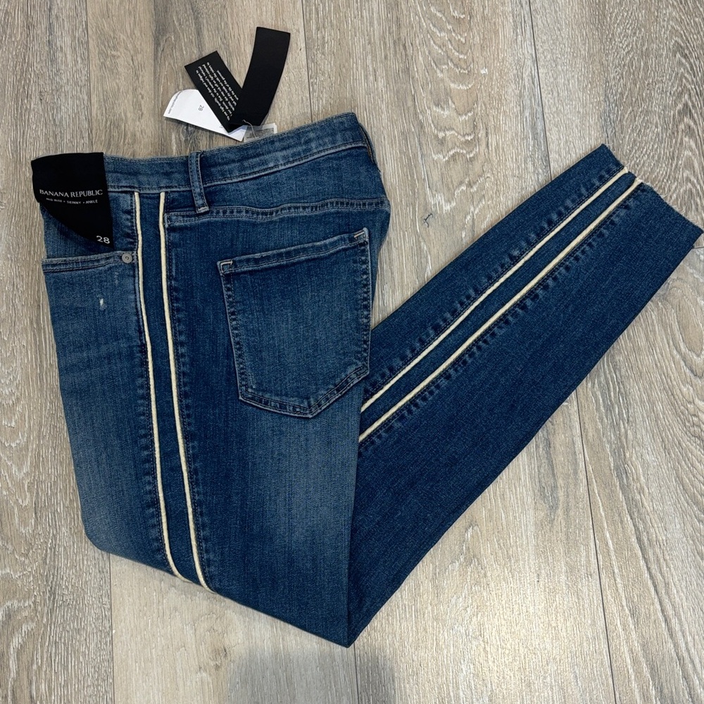 NEW NWT Banana Republic mid rise skinny ankle jeans size 28 side stripe raw hem